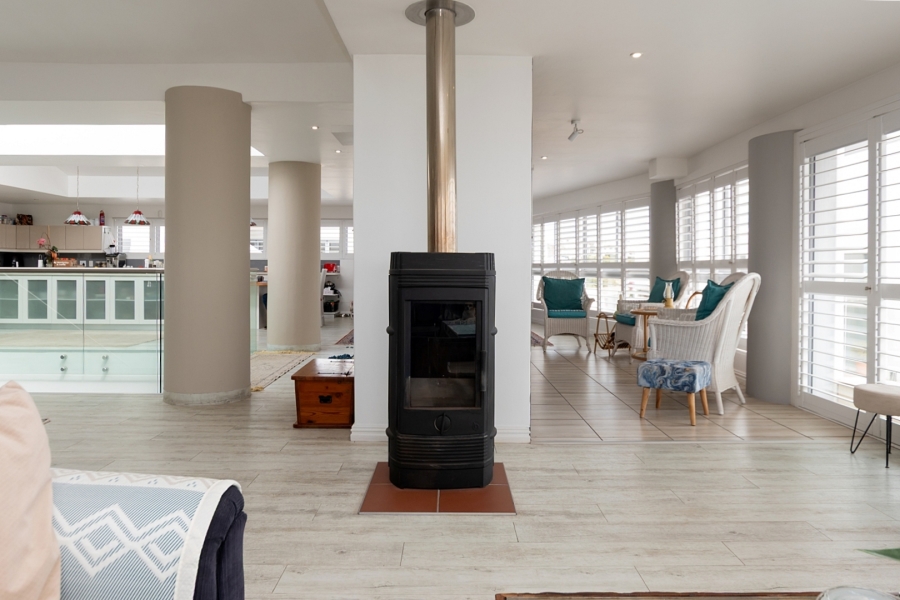 4 Bedroom Property for Sale in Paradise Beach Western Cape